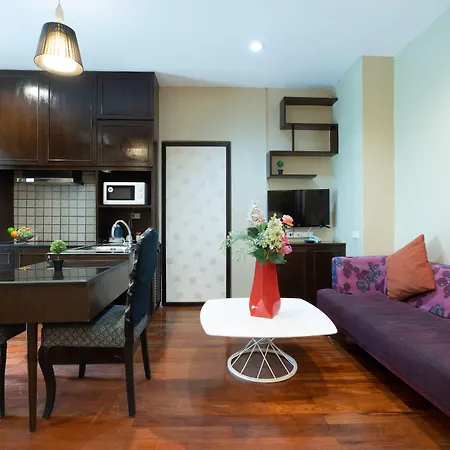Greenview Ekkamai 10 Suite