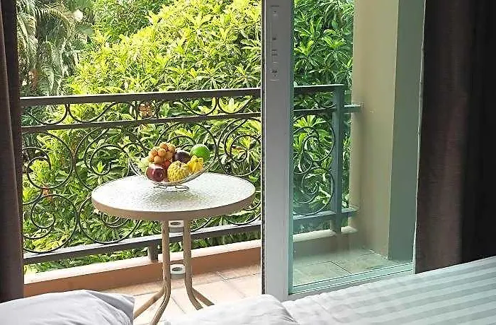 Greenview Ekkamai 10 3*