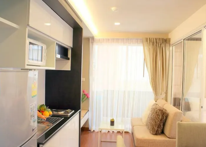 Greenview Ekkamai 10 ホテル